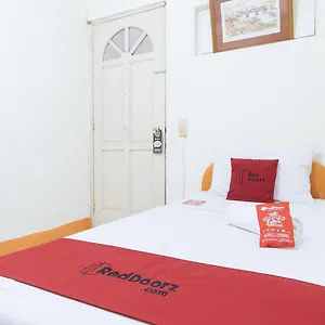 Reddoorz @ Malibu Bf International Pinas Las Pinas
